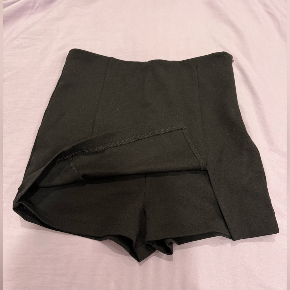 Black , new without tags, S , activewear side zipper skorts